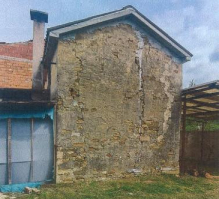 Hiša - v deležu ½, Šared, 6310 Izola