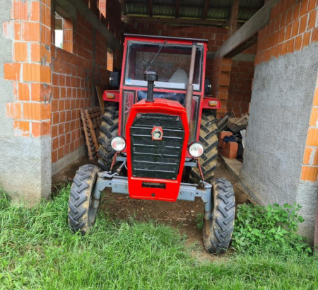 Traktor IMT 567, letnik 1984