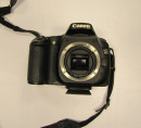 Fotoaparat Canon Eos 30D, objektivi, stojalo, reflektor