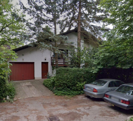 Hiša - v deležu ½, Ziherlova ulica, 1000 Ljubljana