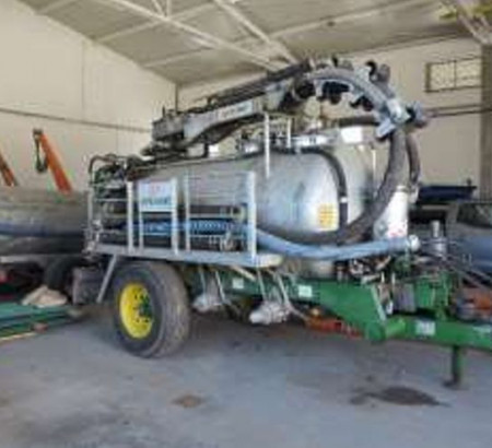 Traktorski priklopnik - cisterna Vendrame 70 Export, letnik 2001