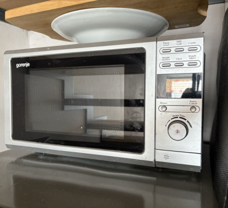 Mikrovalovna pečica Gorenje Combo