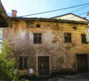 Stanovanjsko gospodarska stavba - v deležu ½, Brje, 5263 Dobravlje