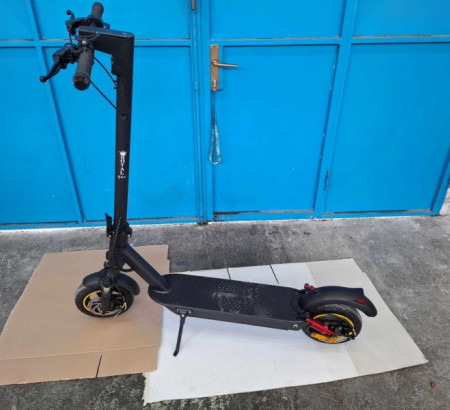 Električni skiro Royal Q&C št. 3