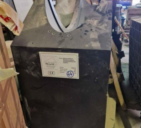 Naprava za oblikovanje SNKE-08