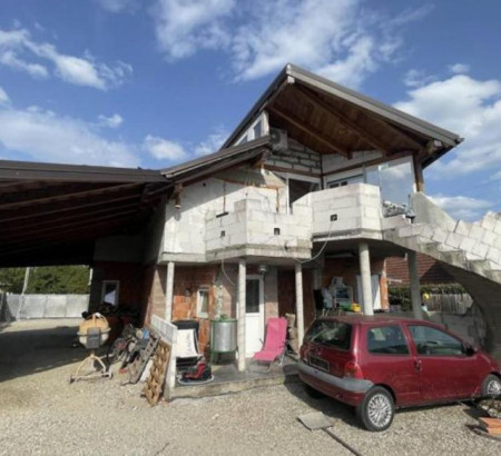 Hiša - v deležu ½, Dupleška cesta, 2000 Maribor