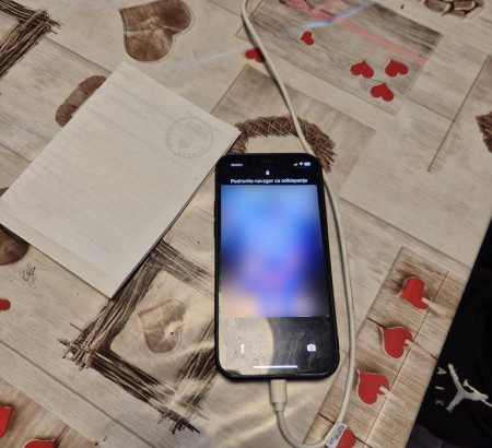Mobilni telefon Apple iPhone 12
