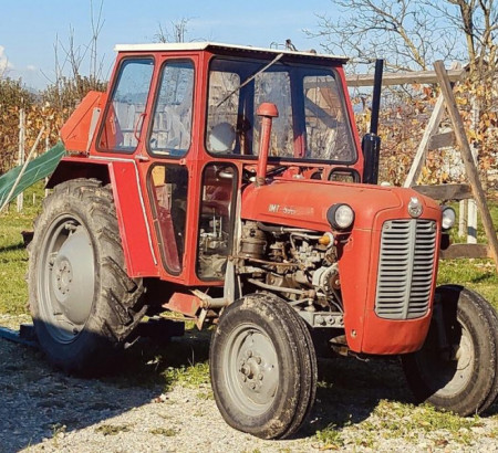 Traktor IMT 533 Deluxe