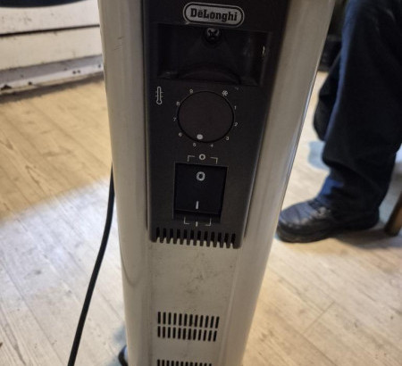 Električni radiator Delonghi