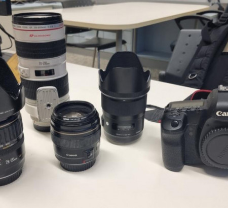 Fotoaparat Canon EOS 5D, objektivi, baterija