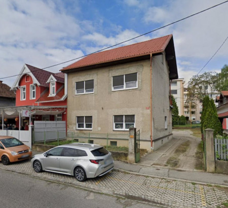 Dvostanovanjska hiša - v deležu ½, Osojnikova ulica, 2000 Maribor
