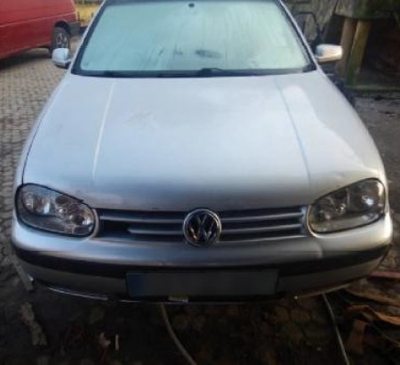 Volkswagen Golf 1.9 SDI, letnik 2001