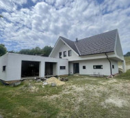 Hiša - v deležu ½, Stara vas-Bizeljsko, 8259 Bizeljsko