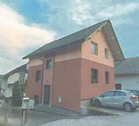 Dvostanovanjska hiša, Strahinj, 4202 Naklo