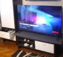 Dnevnosobni regal z vitrino