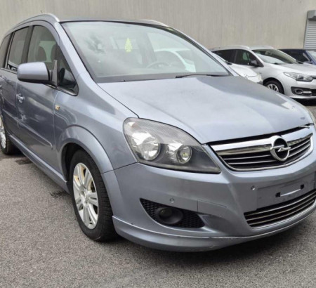 Opel Zafira 1.7 DTI 16V, letnik 1. reg. 2011