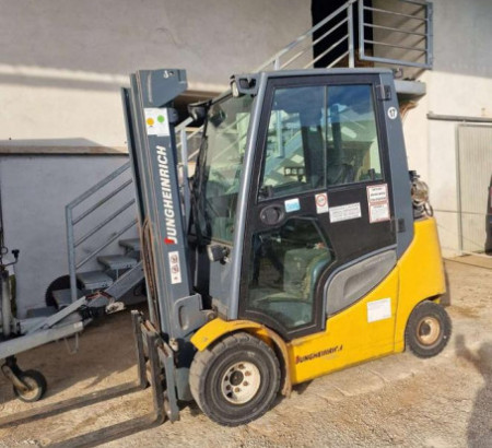 Viličar Jungheinrich TFG 320s, letnik 2012